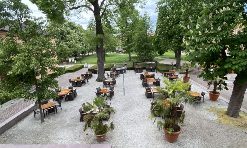 Summer terrace and beer garden in Rastatt, Park Restaurant.